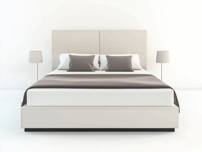 Ein modernes Ehebett in grauer und weißer Farbgebung mit zwei grauen Kissen, zwei weißen Kissen, einer grauen Decke und einem weißen Kopfteil. Zwei minimalistische Stehlampen stehen auf beiden Seiten vor einem weißen Hintergrund.