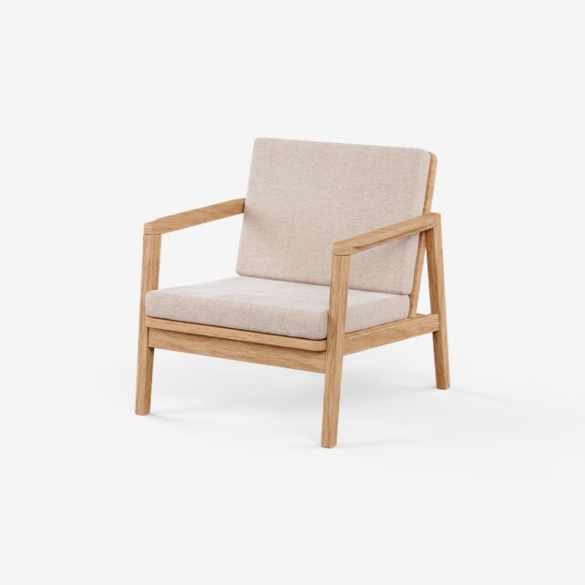 Die Klappbares Lounge Sessel Polster nach Maß zeichnet sich durch ein modernes Design mit einem hellen Holzrahmen und beigen Kissen aus und bietet maßgeschneiderten Komfort für jedes Interieur. Vor einem schlichten weißen Hintergrund fügt er sich nahtlos in jeden Raum ein.