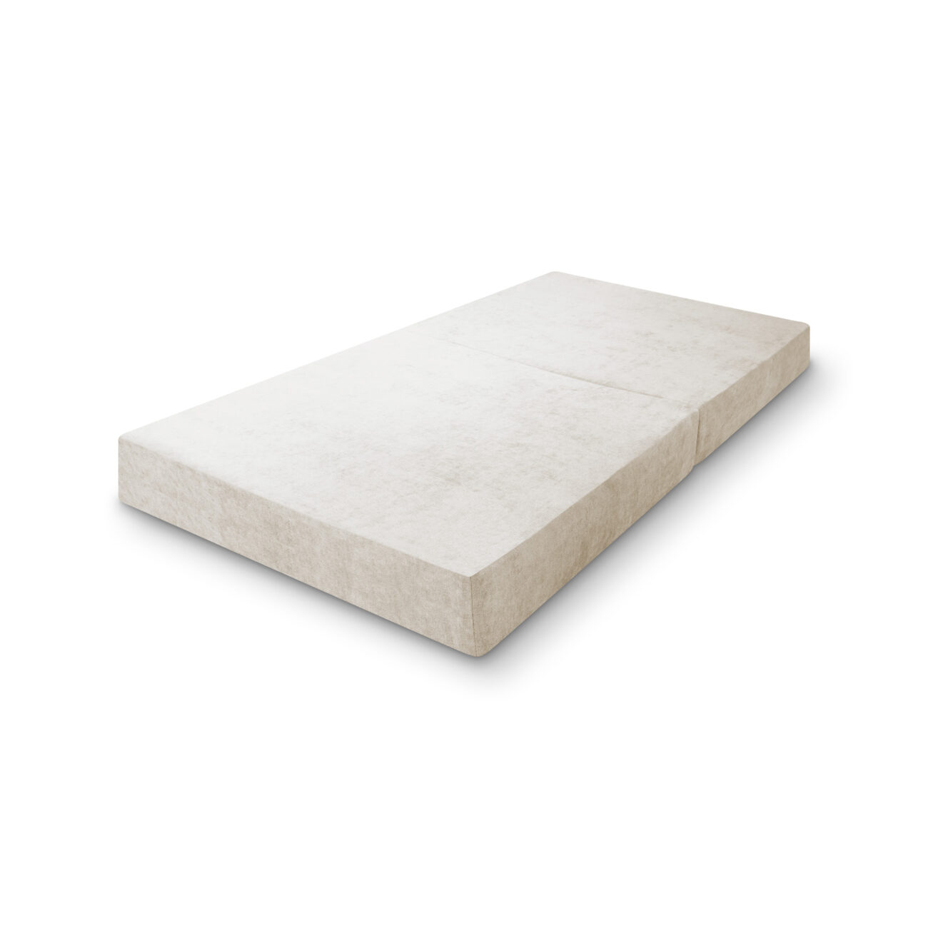 SP_Levi_Sitzelement_Travertineweiß_02 Eine einfache, rechteckige, hellbeige Soft-Canvas-Matratze oder -Kissen ist schräg auf einem weißen Hintergrund abgebildet.