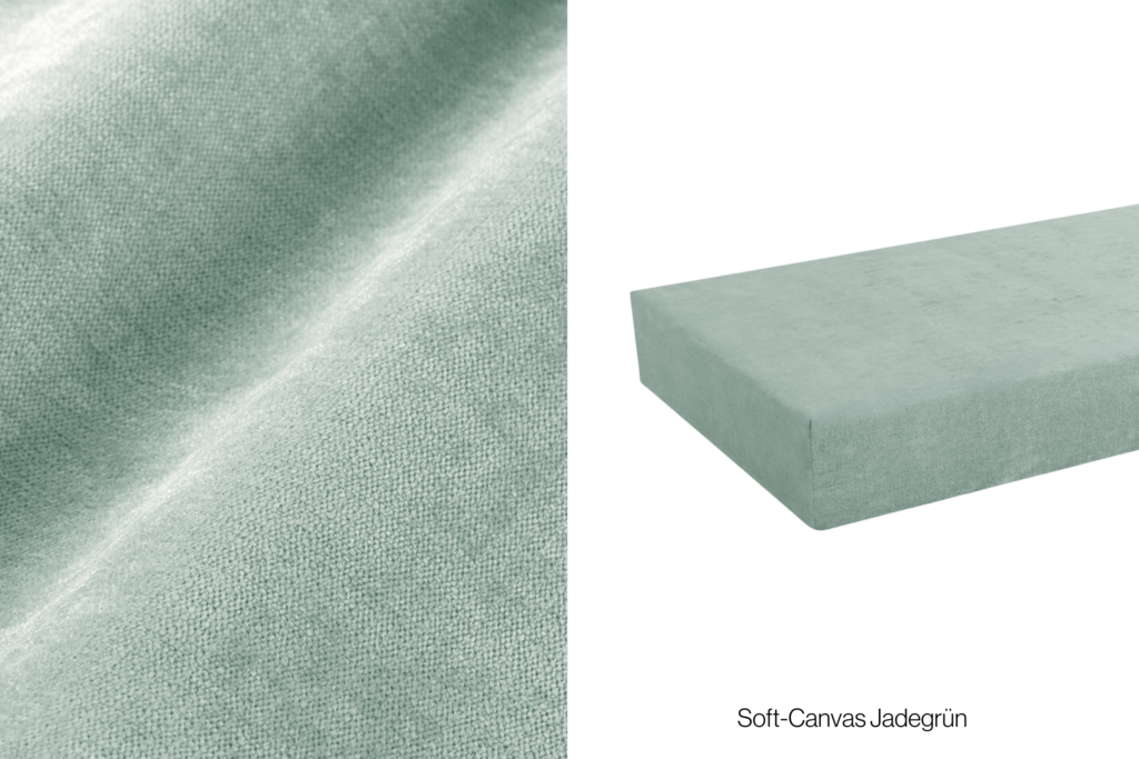 Nahaufnahme eines weichen, strukturierten, hellgrünen Stoffes auf der linken Seite; auf der rechten Seite bedeckt ein passendes Spannbetttuch eine Matratze vor einem weißen Hintergrund. Der Text lautet: Soft-Canvas Jadegrün.
