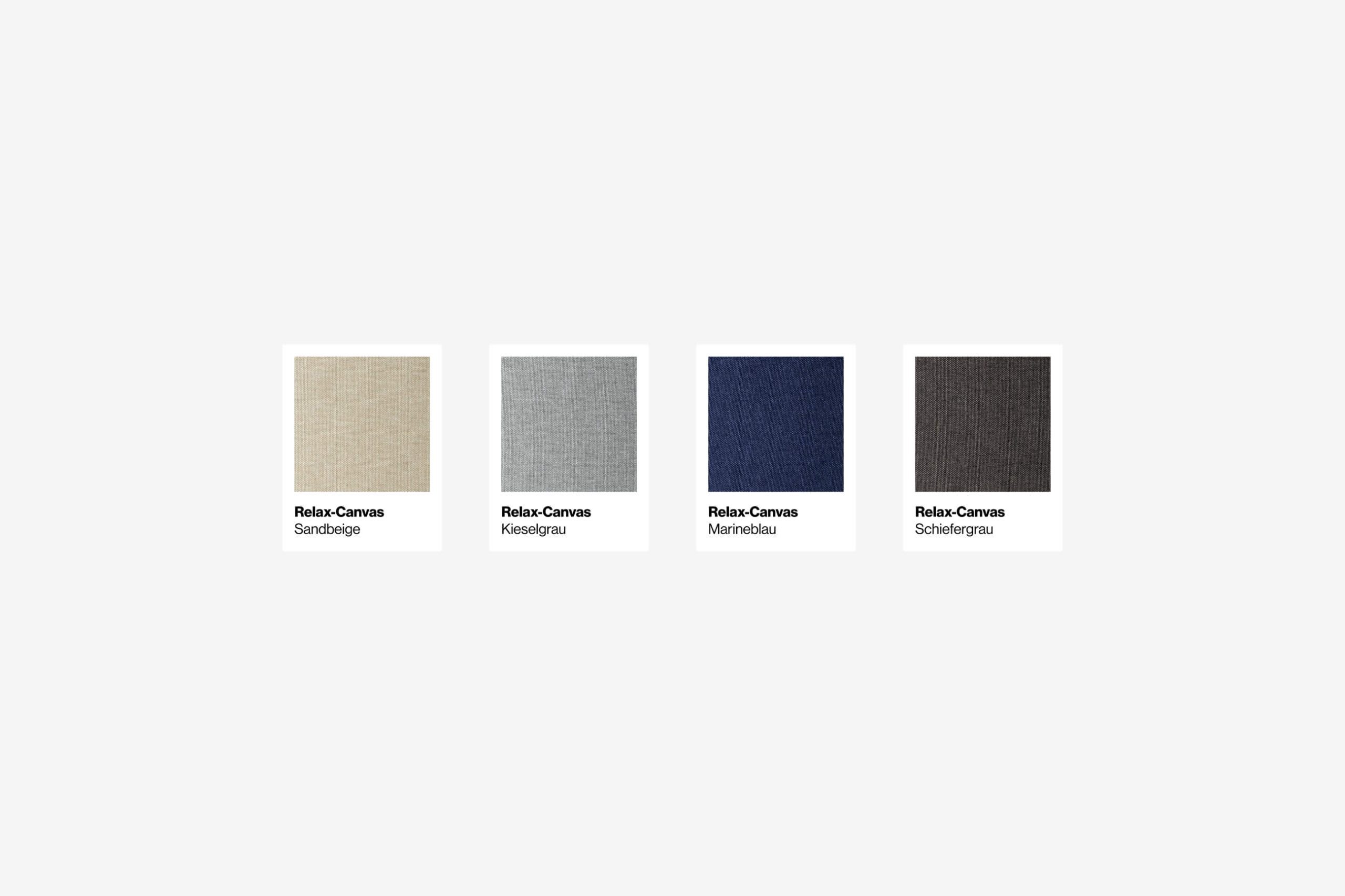 Vier Stoffmuster mit den Bezeichnungen Sandbeige (beige), Kieselgrau (hellgrau), Marineblau (marineblau) und Schiefergrau (dunkelgrau) sind in einer Reihe auf weißem Hintergrund angeordnet.